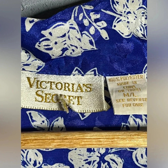 Victoria's Secret Gold Label Satin Long Button Down Shirt SZ. M/L Pearl Buttons - Picture 9 of 9